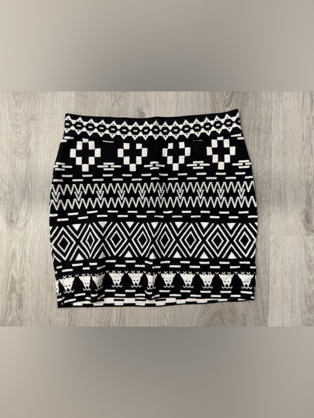 Krimson Klover Skirt Size M